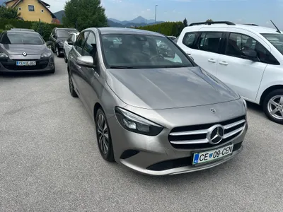 Mercedes-Benz B-Razred B 200 d Style Avt, letnik 2020 – sličica 3