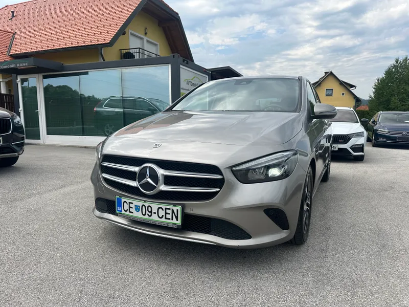 Mercedes-Benz B-Razred B 200 d Style Avt, letnik 2020
