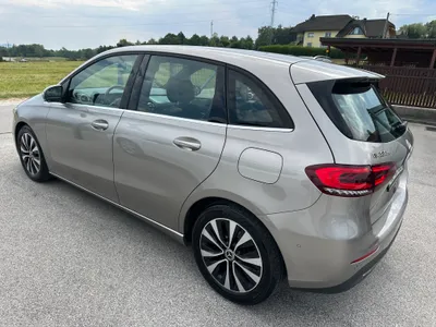 Mercedes-Benz B-Razred B 200 d Style Avt, letnik 2020 – sličica 2