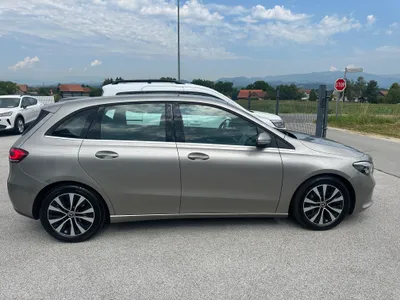 Mercedes-Benz B-Razred B 200 d Style Avt, letnik 2020 – sličica 5